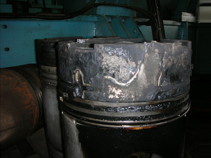 Piston without insert following in-operation failure